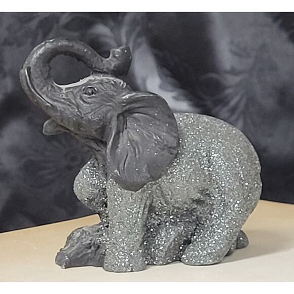 Black Resin Elephant with Glittered Body. Animal Collectable. - Picture 8 of 14